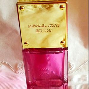 Michael Kors Sexy Blosso. 1.0 oz Parfume